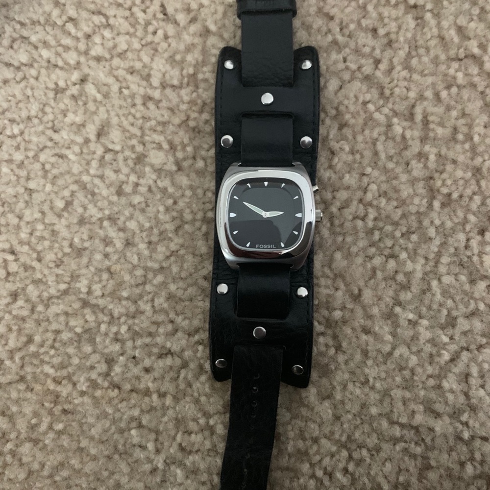 Fossil black leather wristlet thick band watch! - Picture 2 of 5